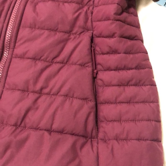 The North Face jacket in plum purple with from zipper pockets &  inside pockets - Picture 7 of 14